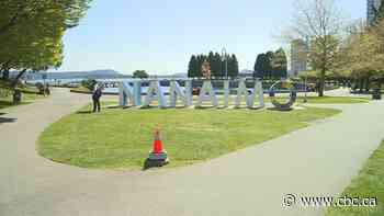 WATCH | Americans visit Nanaimo to support Canada after receiving invite on TikTok