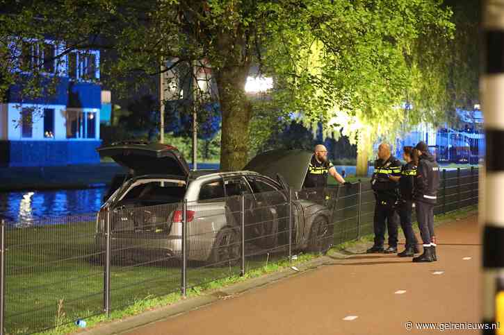 Auto crasht na achtervolging, inzittenden aangehouden