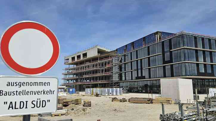 Aldi-Süd verklagt Flughafen Salzburg: Sorgte Löschschaum der Feuerwehr für Millionenschaden?