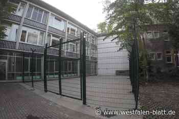 Häftling rastet im Gericht aus