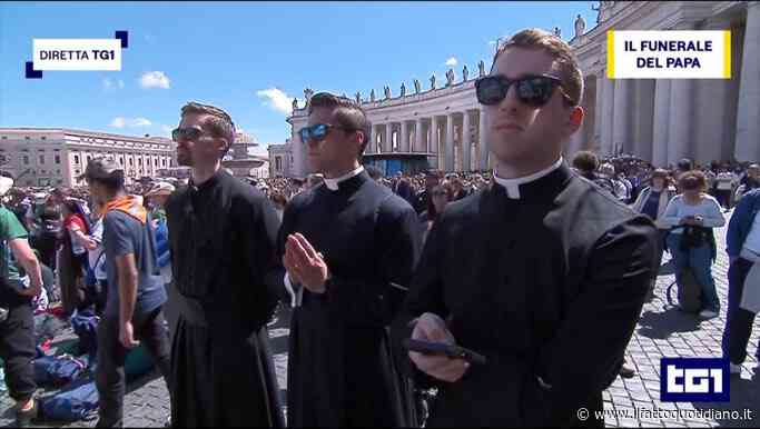 Funerali di Papa Francesco, sul Web pazzi per la bellezza dei preti in piazza e c’è chi scommette: “Ma sono i protagonisti del prossimo calendario?”