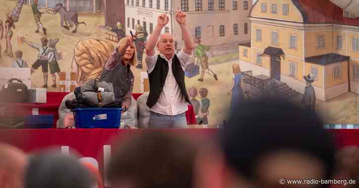 Armband bis Kettensäge – Flughafen versteigert Fundsachen