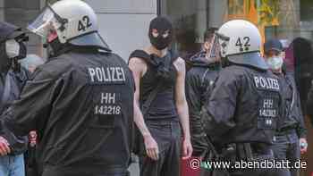 Nach AfD-Demo in der City: Polizei setzt Dutzende linke Störer fest