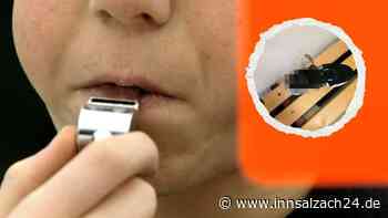 Ekel-Eklat bei Fußballspiel: Schiri findet in Halbzeitpause Fäkalien in seinem Schuh