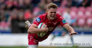 Scarlets pull off remarkable upset against Leinster to boost play-off hopes