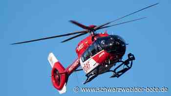 Rettungshubschrauber bei Ebhausen: Traktor nimmt Motorrad Vorfahrt - 16-Jähriger schwer verletzt