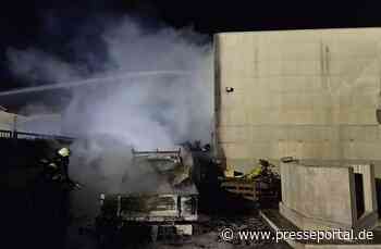POL-HI: Brand eines Kleintransporters auf einem Firmengelände