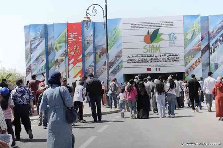 إقبال كثيف على أروقة "سيام"