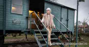 Holocaustoverlevende Eva sprak al tienduizenden Duitse kinderen toe: ‘Wees moedig!’