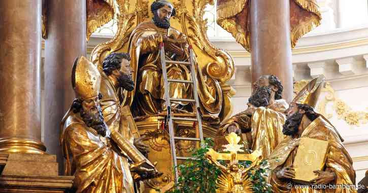 Nach Papsttod – Petrus in Münchner Kirche ohne Tiara