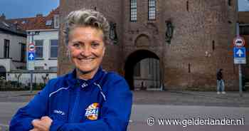 Jacqueline (59) zakte na marathon in elkaar, nu zoekt ze antwoorden: ‘Ik ben vier dagen kwijt’