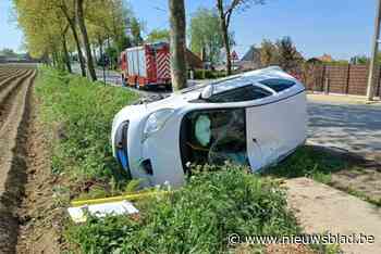 Vrouw lichtgewond na spectaculair ongeval: “Ze heeft geluk gehad”