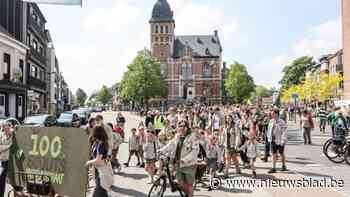 Scouts trekken door de Bredabaan voor 100 jaar bestaan