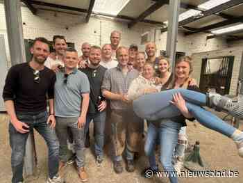 Hoefsmid verpulvert wereldrecord hoeven kappen: 87 paarden in 24 uur, bijna verdubbeling vorig record