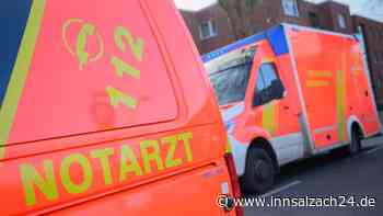 Mann bricht mit Bagger durch Decke in München - schwer verletzt