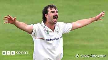 Foxes hold their nerve to edge tense win at Gloucestershire