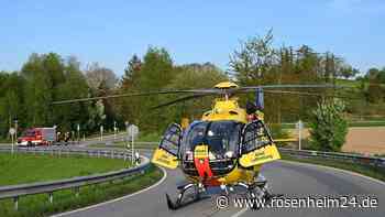Weiterer heftiger Unfall: Motorrad kracht in Auto – Biker schwer verletzt