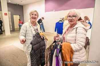 78 ‘swishers’ ruilen kleding in Hasselt: “Heel plezant, maar het blijft moeilijk om iets weg te doen”