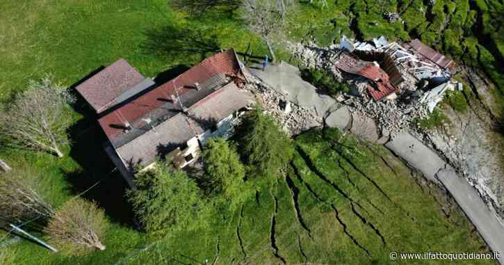 La maxi-frana che ingoia le case sull’Appennino: “Tre milioni di metri cubi, si sposta a 30-50 cm all’ora”