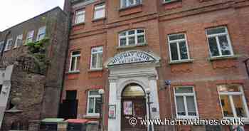 Gallagher brothers reunite at London working men's club ahead of Oasis tour