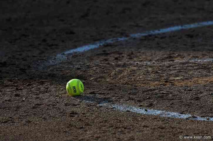 Epic Texas rally not enough to stop Sooners softball sweep