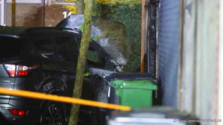 Brand verwoest schuurtjes achter huizen, vrees voor asbestdeeltjes