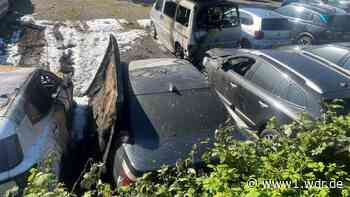 Autos auf Düsseldorfer Flughafen-Parkplatz ausgebrannt
