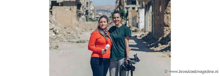 NOS-correspondent Daisy Mohr en cameravrouw Edmée van Rijn winnen Tegel