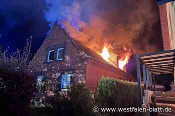 Feuer in Wohnhaus ausgebrochen – vier Personen müssen ins Krankenhaus
