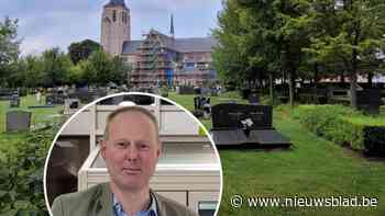 Groen Plus scherp over kappen honderdjarige bomen op kerkhof, gemeente reageert: "Moeilijke keuze tussen boom en graf, erfgoed en erfgoed"