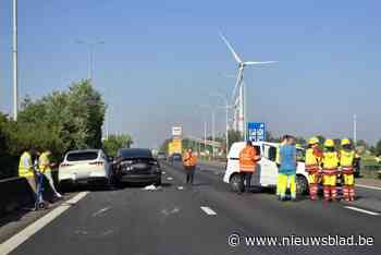 Veel verkeershinder op E17 richting Gent door ongeval met drie voertuigen