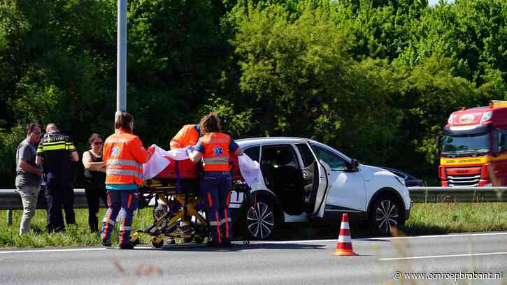 Man gewond na ongeluk op de A58, lange file richting Bavel