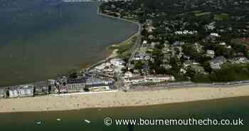 'Sinking' jet skiers spotted in water around Sandbanks