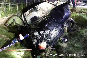 Frau (20) in Auto eingeklemmt