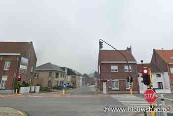 Nieuwe ‘slimme’ verkeerslichtenregeling op Steenweg: “Niet voor niets voor rood licht meer blijven wachten”