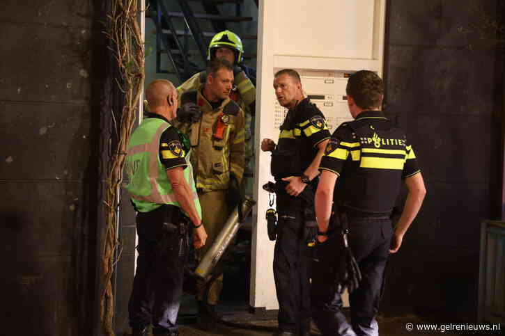 Brandweer breekt deur open na melding over woningbrand
