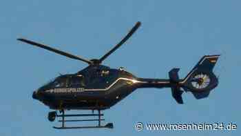 Defekte Zugbremse löst Böschungsbrände aus: Hubschrauber über Rosenheim und Großkaro