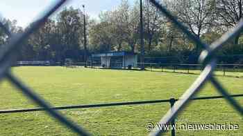 Eerste ploeg Lierse palmt terreinen en kantine Racing Emblem in: “Nog nooit zo dicht bij stadion getraind als nu”
