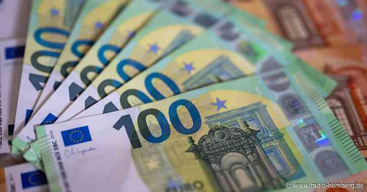 Jugendliche verschenkt Papas und ihr Geld an Chatpartner