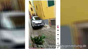 Peinliche Aktion im Video: Tourist bleibt mit Auto in Gasse stecken