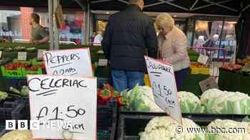 Shops could be forced to accept cash in future, MPs warn