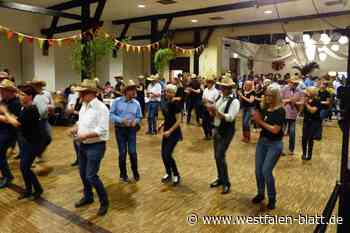 Alte Schützen Nieheim tanzen in den Mai