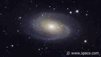 Amateur astrophotographer captures gorgeous view of Bode's galaxy from Death Valley