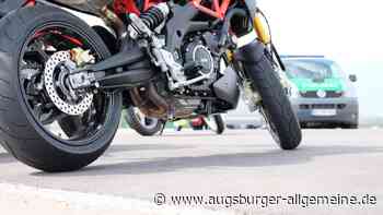 Illegales Rennen? Motorradfahrer starten riskante Manöver auf der B17 bei Augsburg