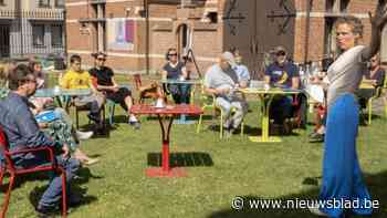 Stadstoeren is een stadsfestival met een lange aanloop: van poppen maken tot zeefdrukken en zingen