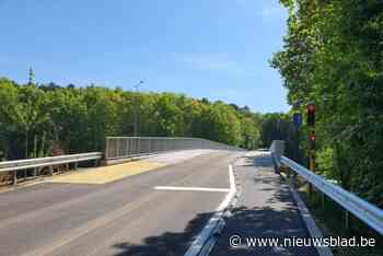 Na zes jaar omrijden is de nieuwe Drasopbrug over de Ring in Buizingen open voor het verkeer