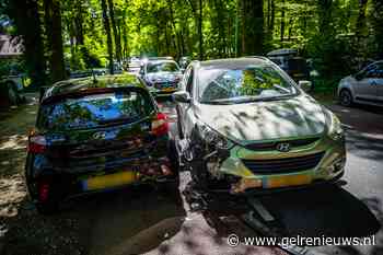 Frontale botsing tussen twee auto’s