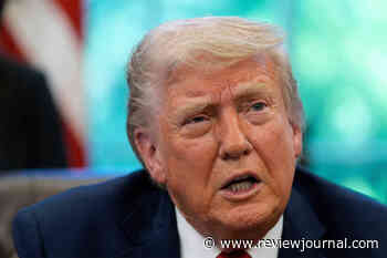 Trump signs executive order requiring truck drivers to speak English