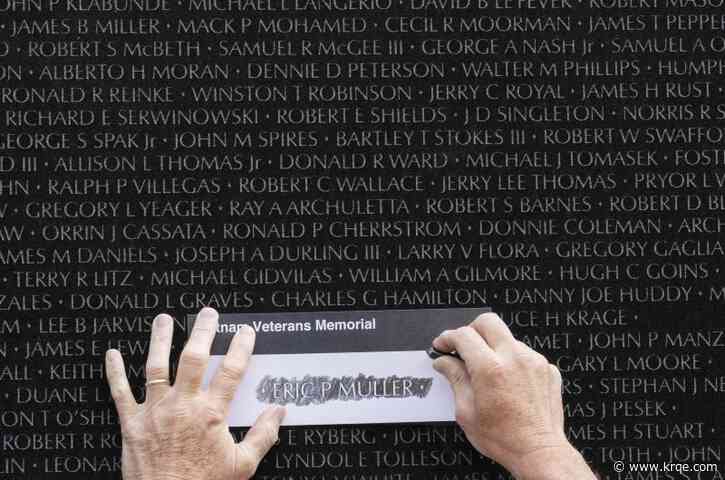 Who designed the Vietnam memorial?