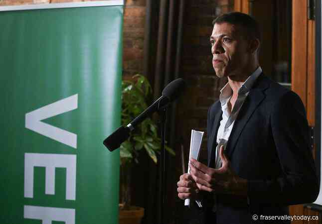 Jonathan Pedneault resigns as Green Party co-leader after party took only one seat